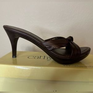 CATHY JEAN, Brazilian leather, open toe,  brown, 3”, Size 10, runs sml, 8.5/9